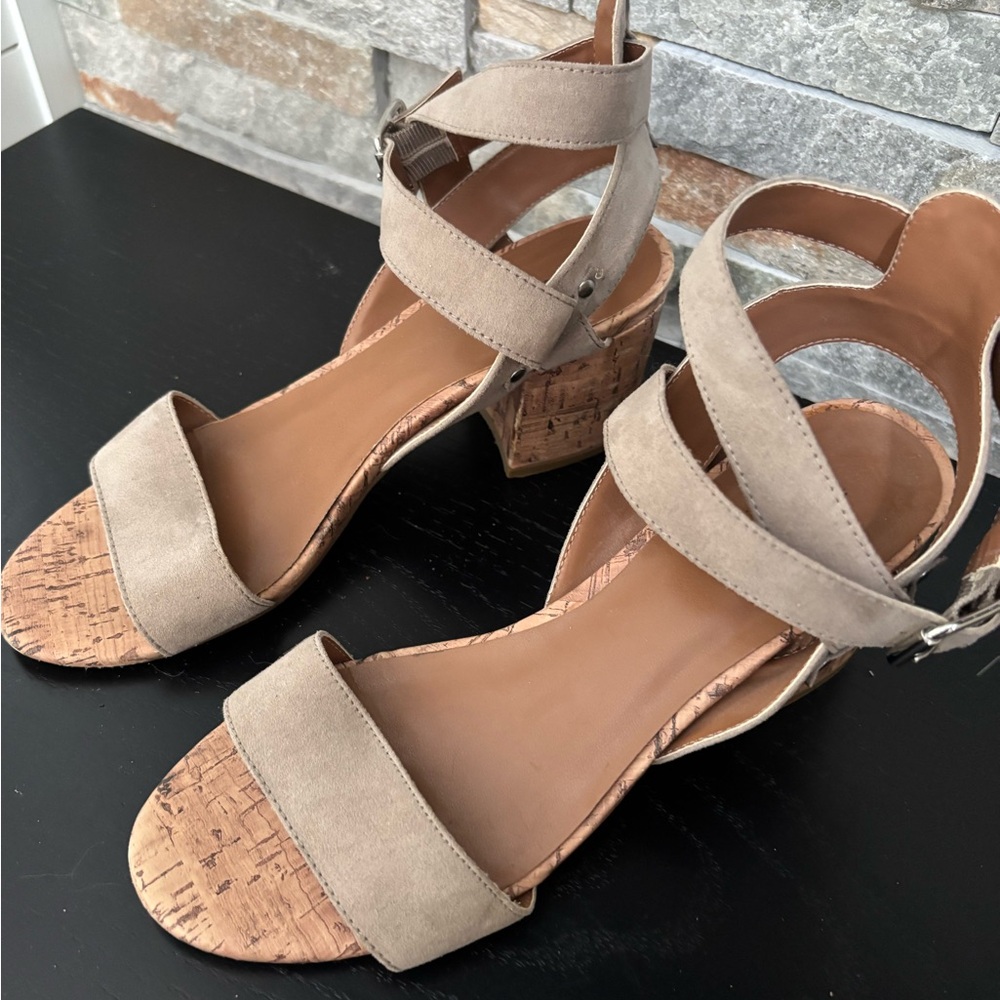 Women's Tan Strappy Sandals